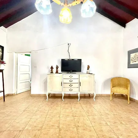 Emblematica Casa Rural Con Wifi En El Sauzal Tenerife بيت للعطل
