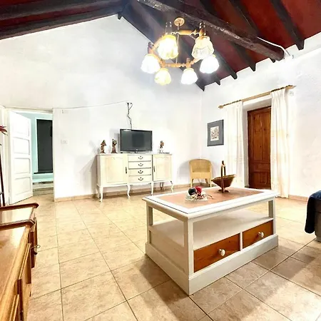 Emblematica Casa Rural Con Wifi En El Sauzal Tenerife ساوزال