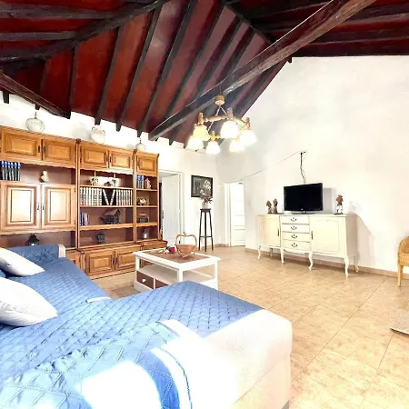 Emblematica Casa Rural Con Wifi En El Sauzal Tenerife بيت للعطل *